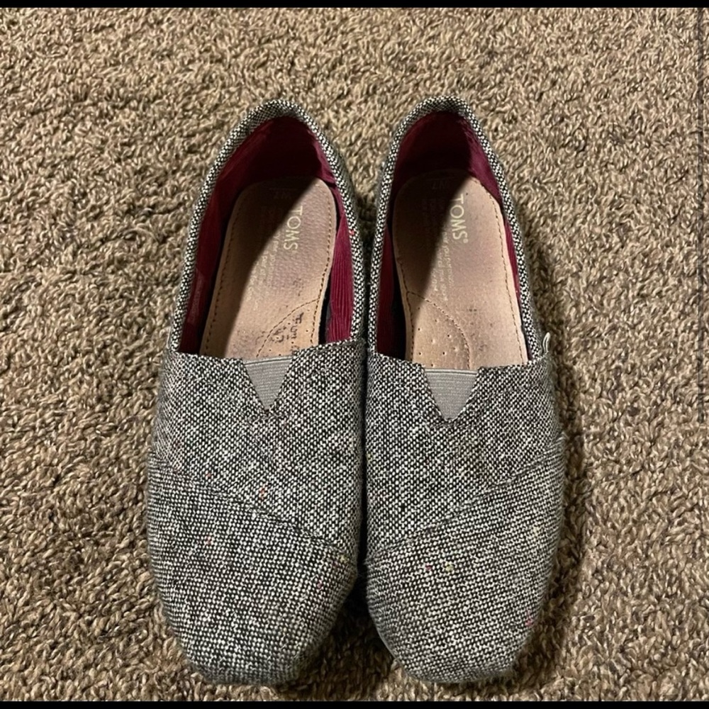 TOMS Size 7 Gray